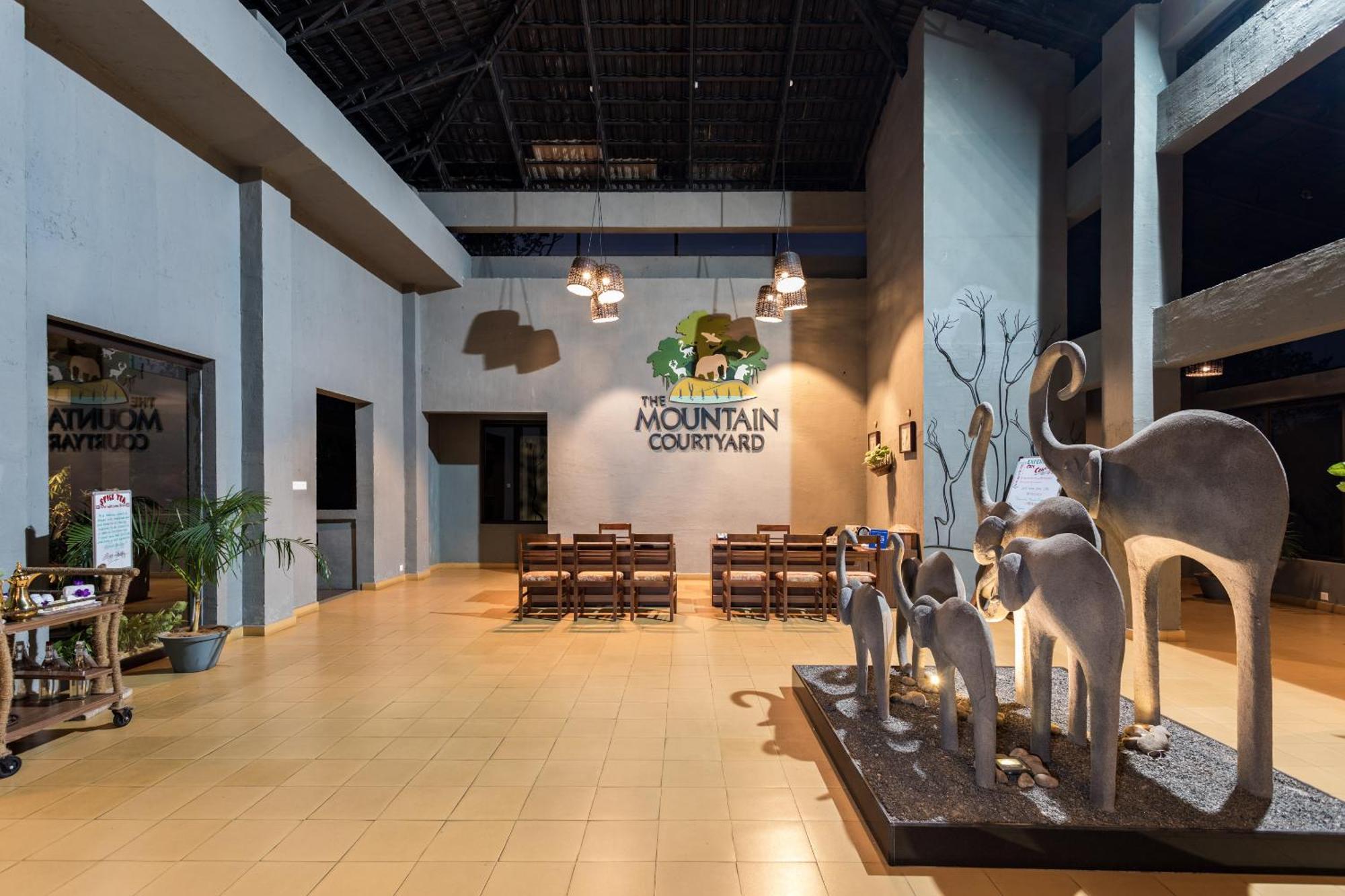 The Mountain Courtyard Thekkady Hotel Luaran gambar