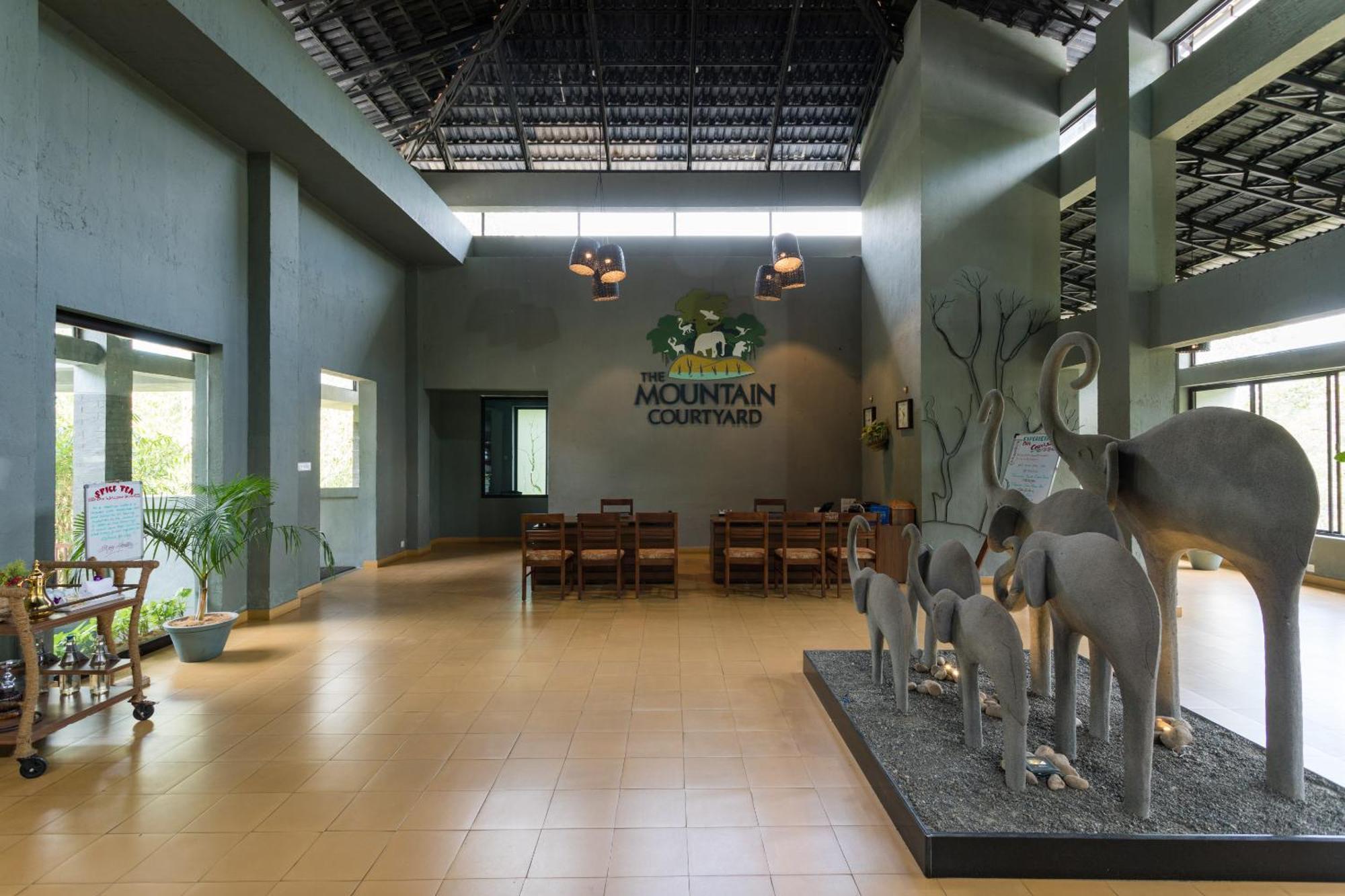 The Mountain Courtyard Thekkady Hotel Luaran gambar