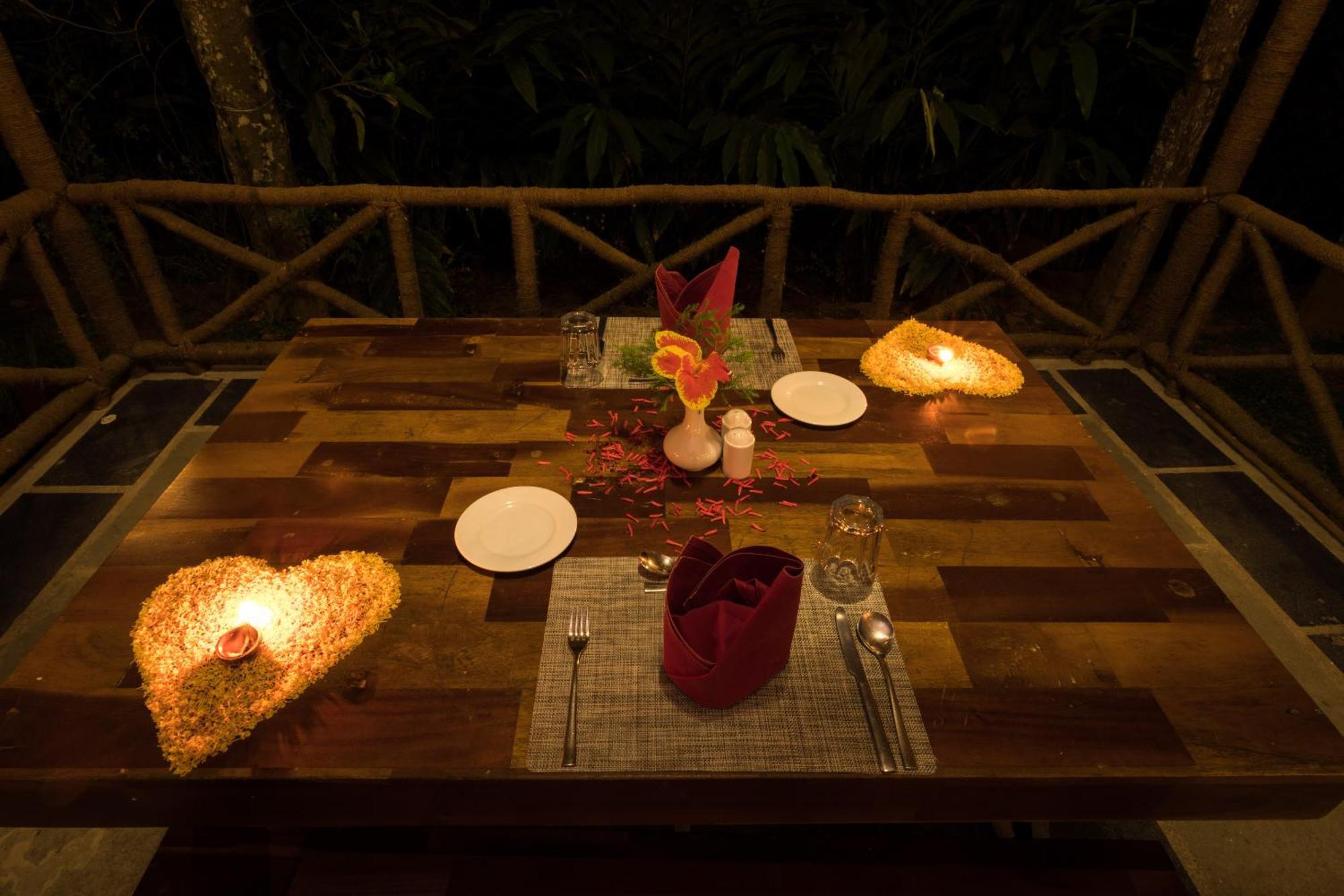 The Mountain Courtyard Thekkady Hotel Luaran gambar